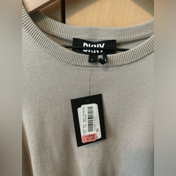 NEW WITH TAGS DKNY Top size S - Picture 3 of 7